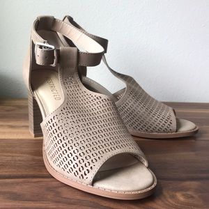 Restricted | Fayla Heeled Sandal